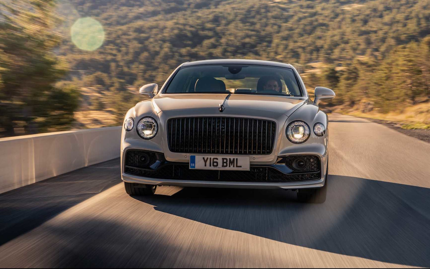 Comparison - Bentley Mulsanne Speed 2018 - vs - Bentley Flying Spur W12